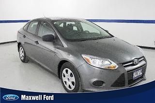 13 ford focus s, 2.0l 4 cylinder, 5 spd manual, cloth, cd, ac, clean 1 owner!