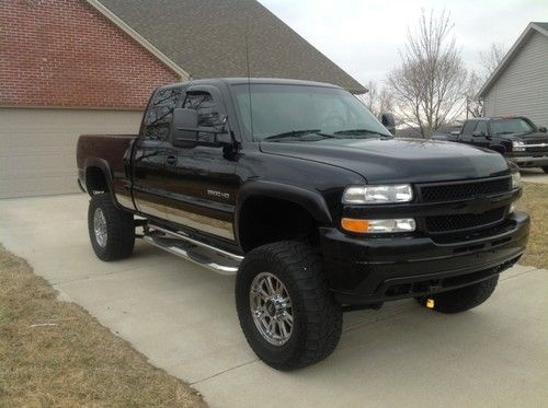 6.6l duramax diesel. 93k miles. efi live. built tranny. 6" lift. +more showtruck