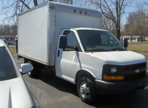 2008 chevrolet express 3500 base cutaway van 2-door 4.8l