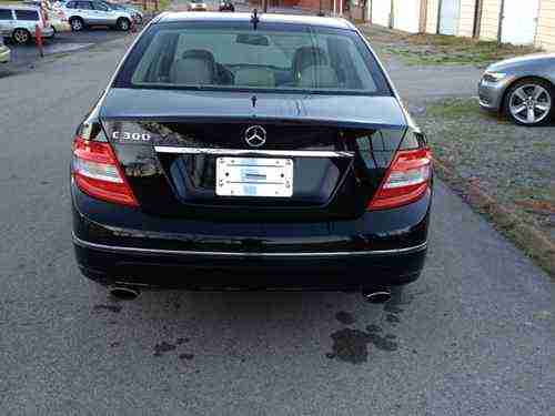 Mercedes-Benz C 300 No Reserve 35k Miles Runs and drives like new NR Black, image 4