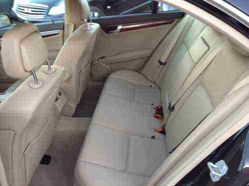 Mercedes-Benz C 300 No Reserve 35k Miles Runs and drives like new NR Black, image 16