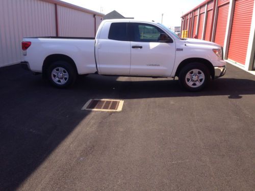 PERFECTIONIST OWNED, SUPER WHITE, TUNDRA 4X4 DOUBLE CAB 5.7L V8, US $29,900.00, image 5