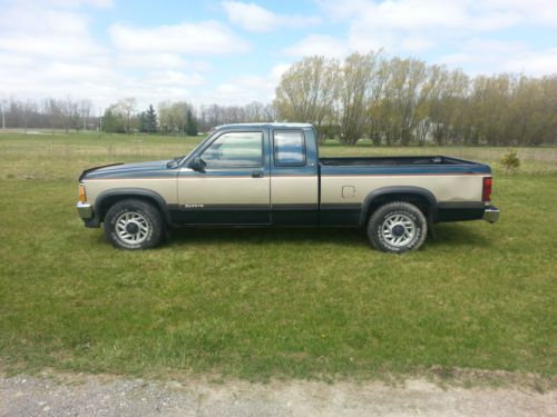 1992 dodge dakota le extended cab pickup 2-door 3.9l