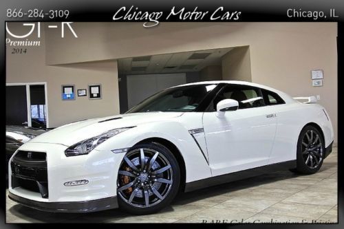 2014 nissan gtr premium coupe only 3k miles navigation heated seats one owner!!