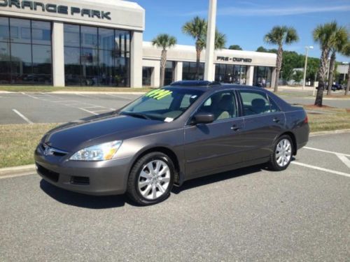 2007 honda accord 4dr v6 at  snrf lthr abs 4-wheel disc brakes 5-speed a/t a/c