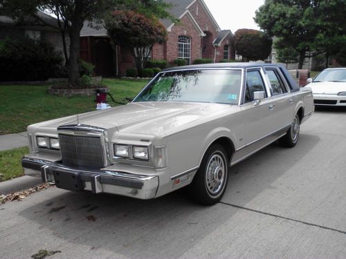 1988 lincoln town car - one owner - very clean - runs great!