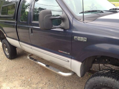 2000 ford f250 7.3l diesel 4x4. engine runs great. ext cab, trans issue. as-is
