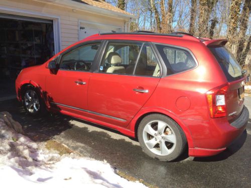 2007 kia rondo ex 7 passenger suv.  loaded!  excellent in and out!!!