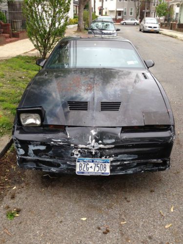 1989 pontiac trans am, fair condition, black.