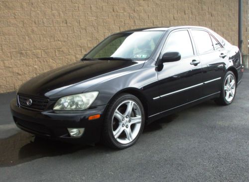 Very nice black 2002 lexus is 300 (heated leather,roof,cd)