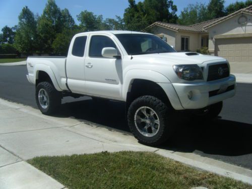 2011 toyota tacoma base access cab pickup 4-door 4.0l