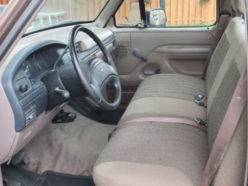 1992 Ford F-150 Custom Standard Cab Pickup 2-Door 4.9L Auto Trans. 133" WB, image 8