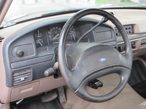 1992 Ford F-150 Custom Standard Cab Pickup 2-Door 4.9L Auto Trans. 133" WB, image 10