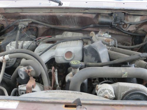 1992 Ford F-150 Custom Standard Cab Pickup 2-Door 4.9L Auto Trans. 133" WB, image 16