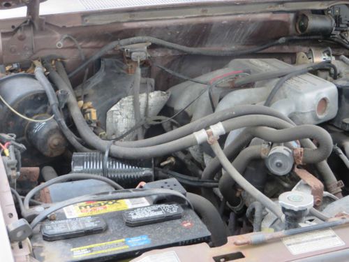 1992 Ford F-150 Custom Standard Cab Pickup 2-Door 4.9L Auto Trans. 133" WB, image 17