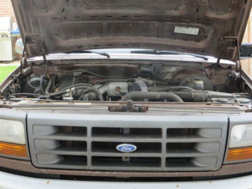 1992 Ford F-150 Custom Standard Cab Pickup 2-Door 4.9L Auto Trans. 133" WB, image 19