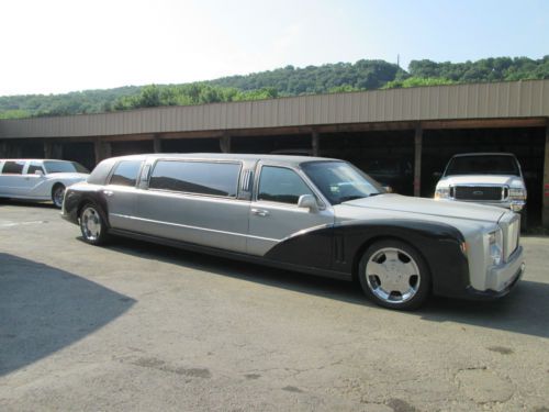 1995 Lincoln Town Car Executive Limousine 4-Door 4.6L, image 3