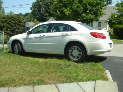 2009 chrysler sebring touring - superb condition - 12.8k miles