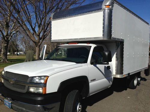 Chevrolet 3500 silverado box truck w/liftgate, low miles, 2wd, alison 5 spd auto