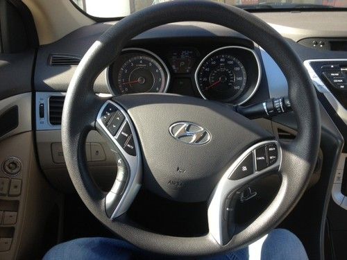 2012 hyundai elantra low mileage