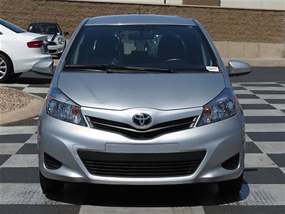 2013 toyota yaris le 27k miles cloth interior clean car fax financing warranty
