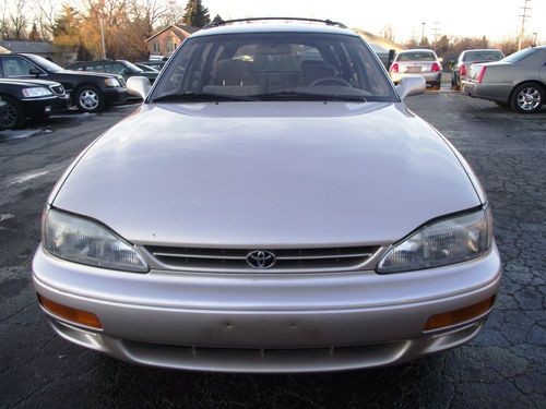 1995 toyota camry le wagon ,very clean,no reserve.