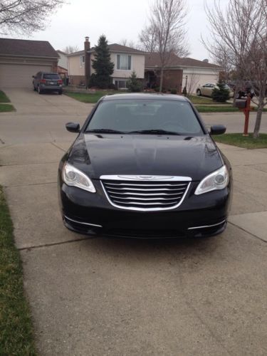 2011 Chrysler 200 Touring Sedan 4-Door 2.4L, image 8