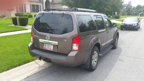 2008 nissan pathfinder le sport utility 4-door 4.0l