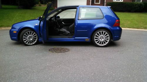 2004 volkswagen golf r32 hatchback 2-door 3.2l