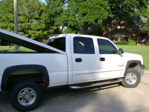 Crew cab, 2wd, 1 owner, extremely low miles, bed cap,