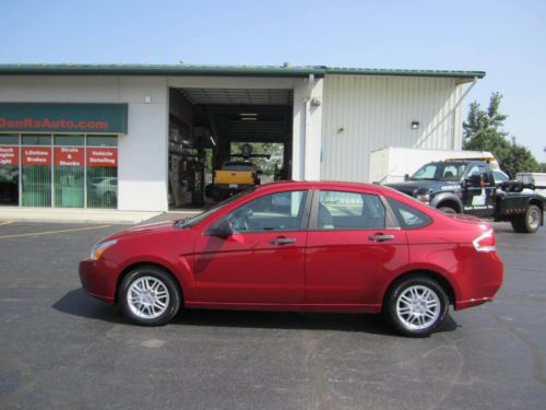 2011 ford focus  se!  sharp!  warranty included just servced