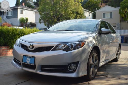 2014  toyota camry se 4dr sedan w/prod. end 11/13