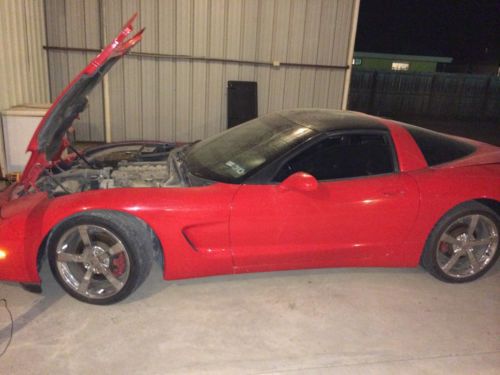 2001 chevrolet corvette base hatchback 2-door 5.7l