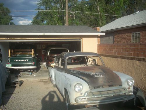 1952 chevy 4dr