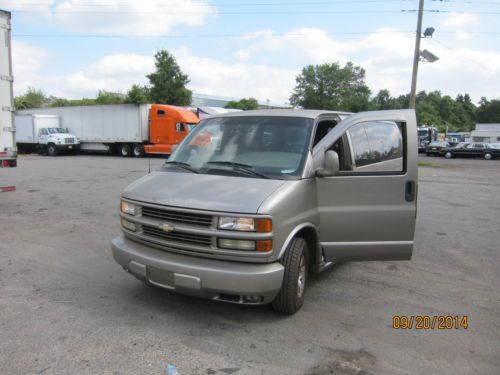 2002 chevrolet express 1500 lt standard passenger van 3-door 5.7l