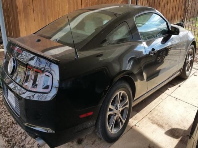 Ford mustang base coupe 2-door