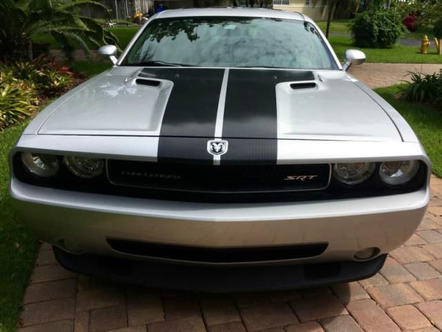 2008 dodge challenger srt8 coupe 2-door