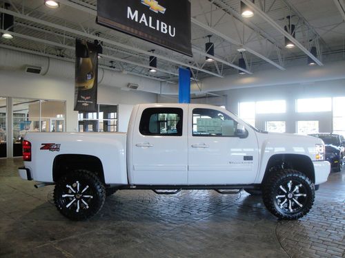 Custom new lifted monster silverado 1500 4wd z71 ltz crew cab rbp with 35's!