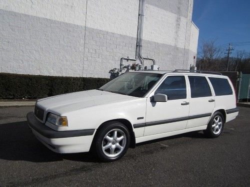 Wagon white clean