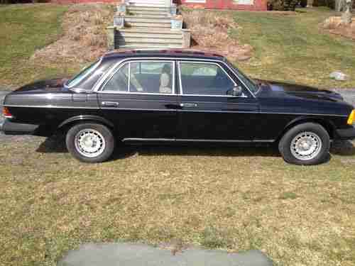 1985 Mercedes Benz 300D 125,000 Miles, image 2