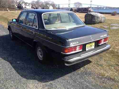 1985 Mercedes Benz 300D 125,000 Miles, image 5