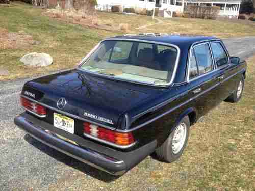 1985 Mercedes Benz 300D 125,000 Miles, image 7
