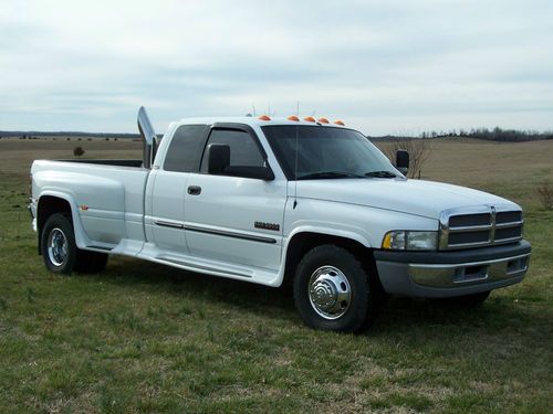 2001 dodge diesel  super mint !!!