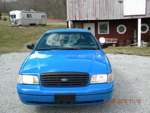 2000 ford crown victoria p71 police intercepter