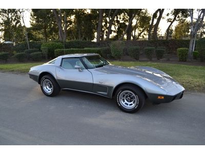 78 vette, 25th anniversary, silver/gray w/oyster interior, 350/220hp l82, 4-spd