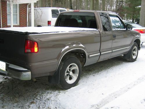 2000 chevy s-10 extra-cab 2wd