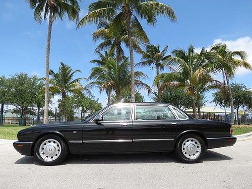 Lqqk........beautiful one owner, florida 1998  xj8 vanden plas