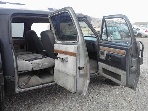 Very rare full crew cab cummins, dually, 5speed runs and drives great