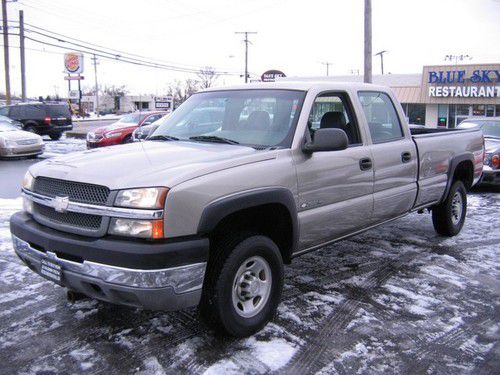 2003 chevy silverado 2500 hd 4x4 31k 8ft 167 bed crew cab carfax 1owner $14,995!