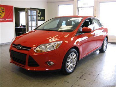 2012 ford focus se ***like new*** factory warranty only 4k save now!!!@$14,495